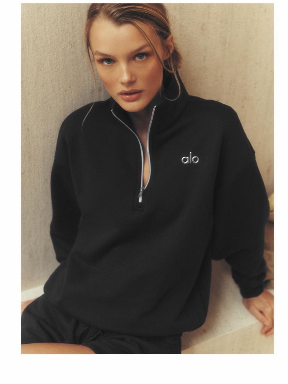 ALO Yoga Women's Black Accolade Quarter-Zip Pullover - Size XXS.